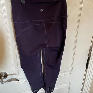 Lululemon size 6 leggings plum colored cropped